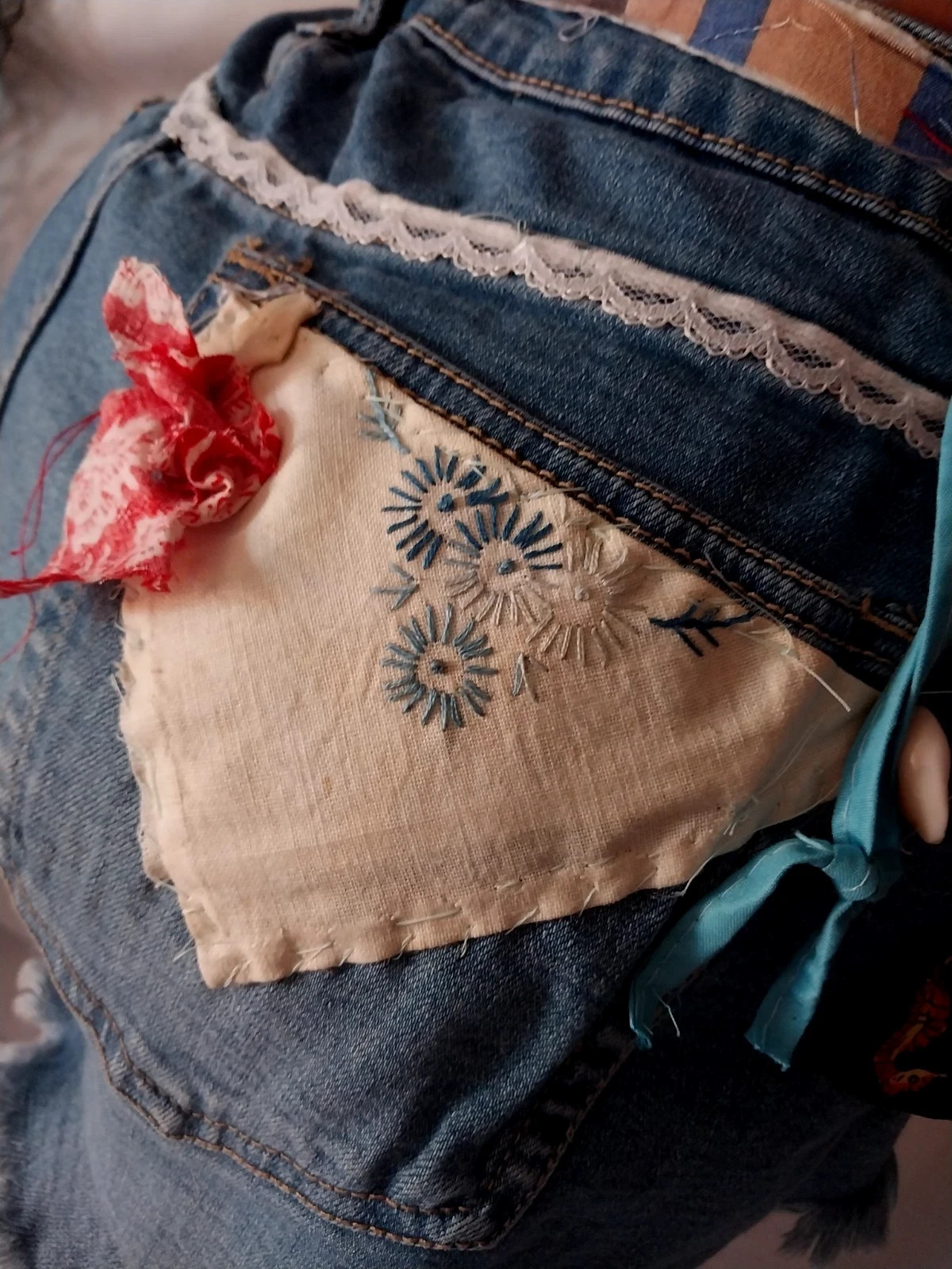 Vtg FRINGE CROCHET REWORKED ART TO WEAR DENIM SHORTS PATCHWORK BOHO HIPPY S