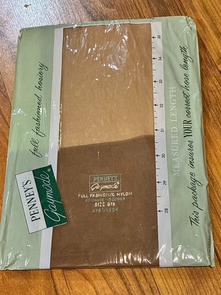 Vintage Penney&rsquo;s Gaymode full fashioned nylon size 9 1/2 (garters not incl)