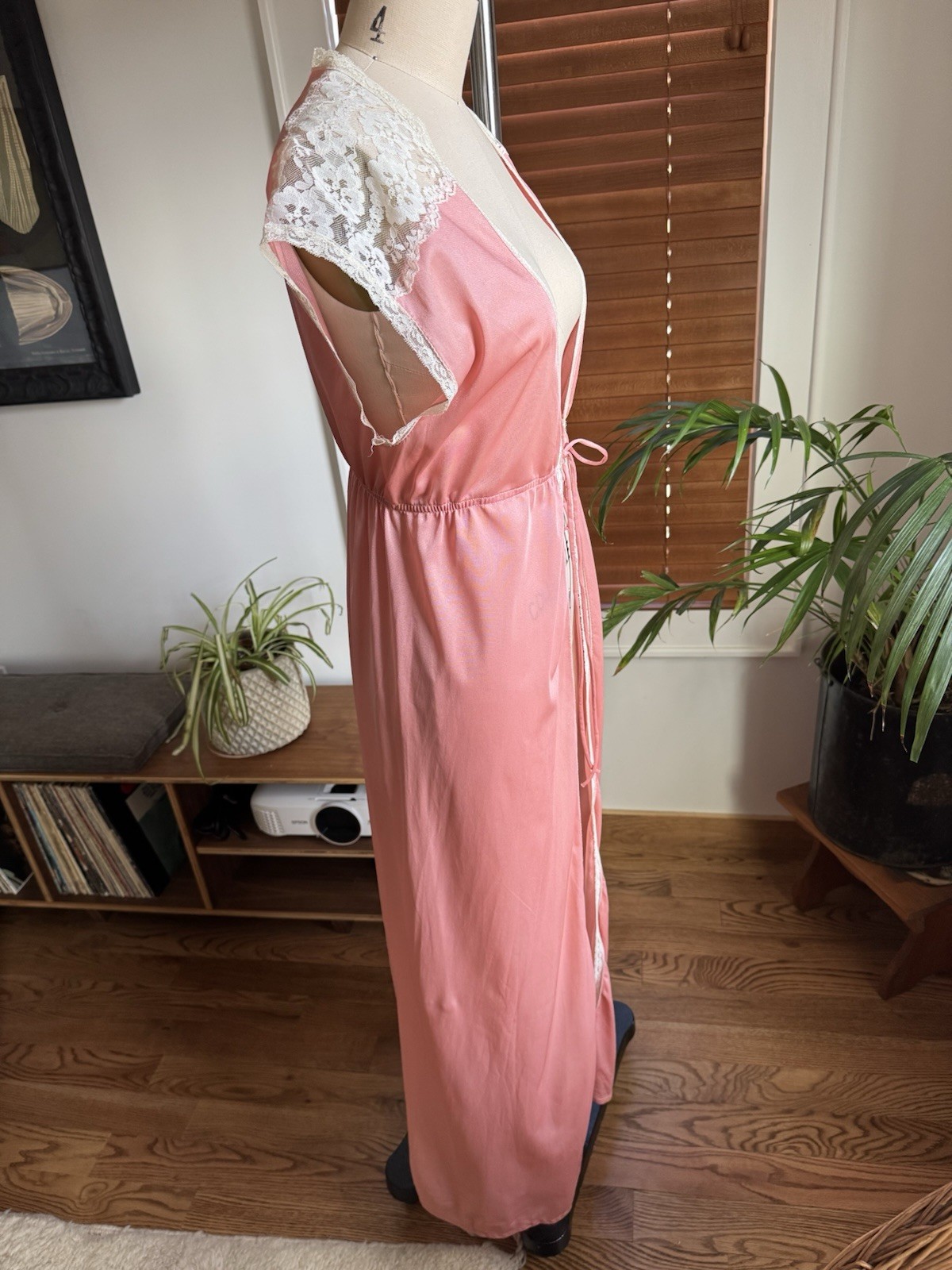 Vtg 60s 70s Lingerie Pink Old Hollywood Glamour Long Open Nightgown Accent Robe