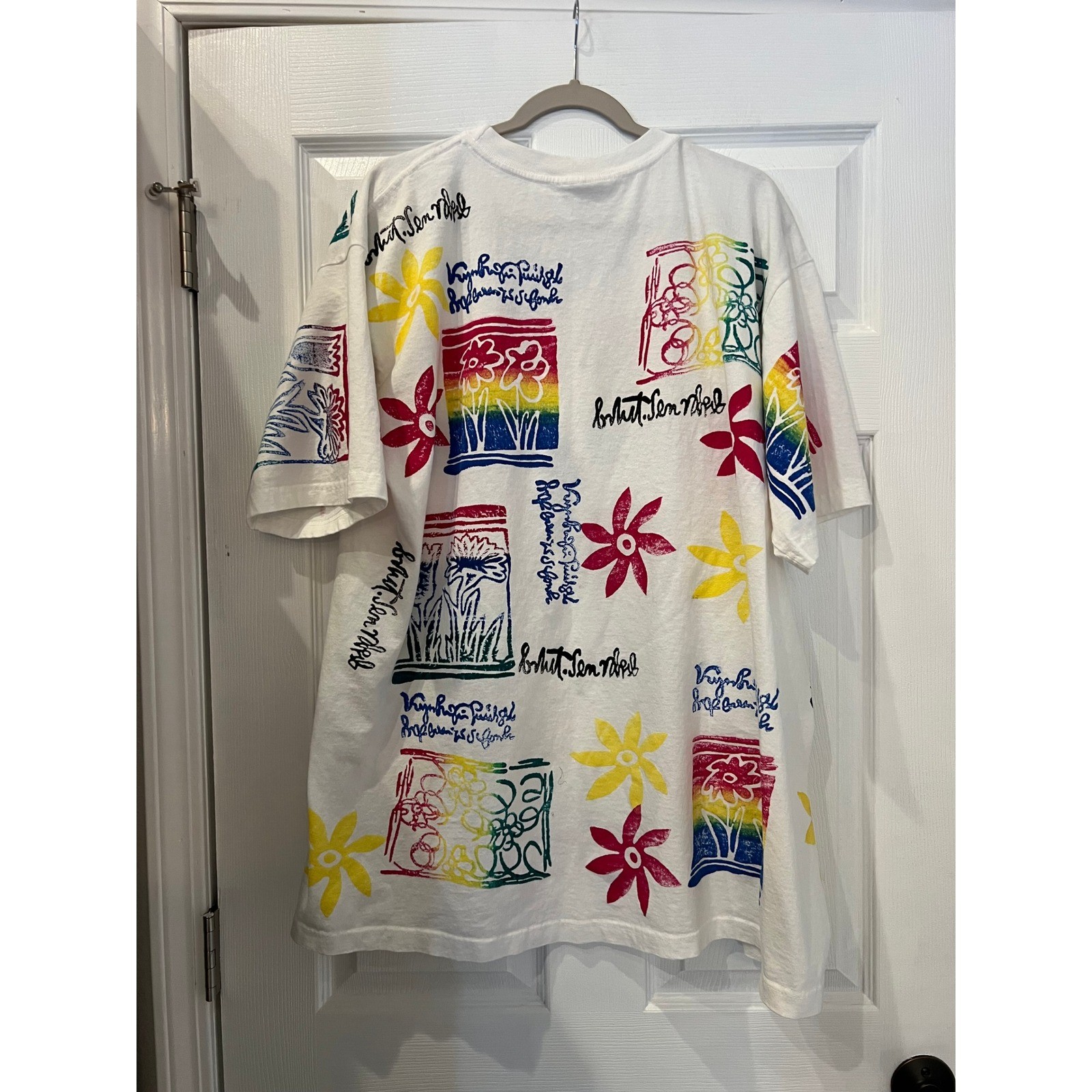 Vintage 90s L.A. Transfer Abstract Floral Graphic Tee Oversized Artsy Boho Shirt