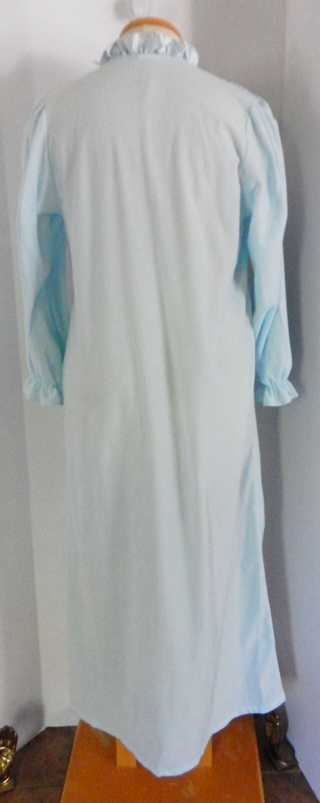 Vintage Gilligan O’Malley Blue Long NightGown with Ruffled Lace USA Size L16/18