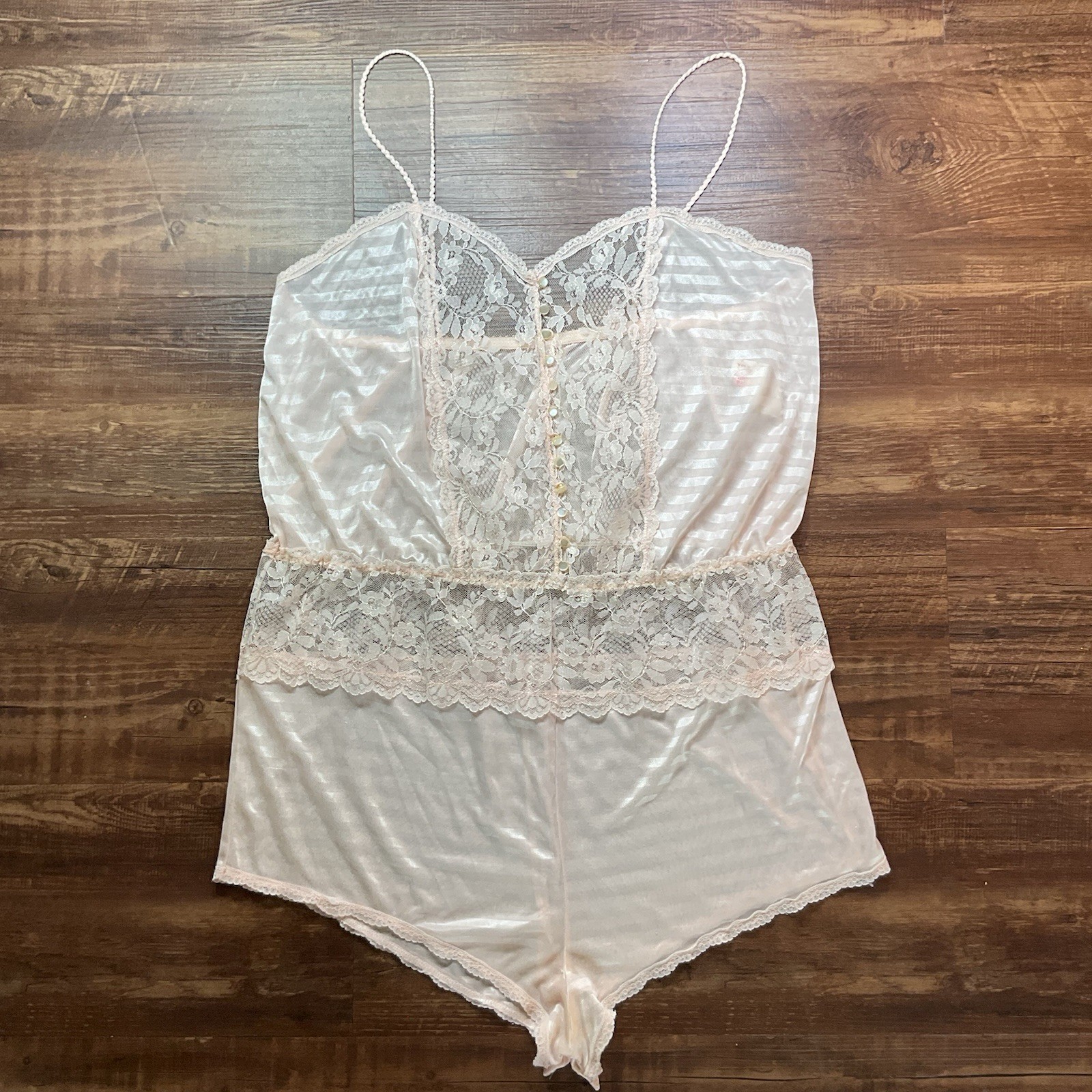 Vintage Flair Lingerie Bodysuit Women’s Large Pink Lace Romper Union Made