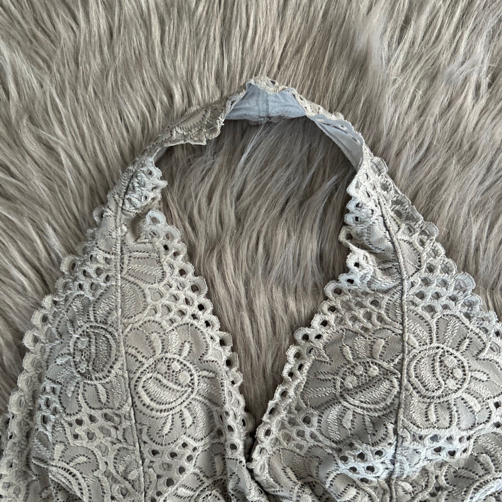 Aeropostale Wireless Halter Bralette Women Size XL Gray Floral Lace Wirefree Bra