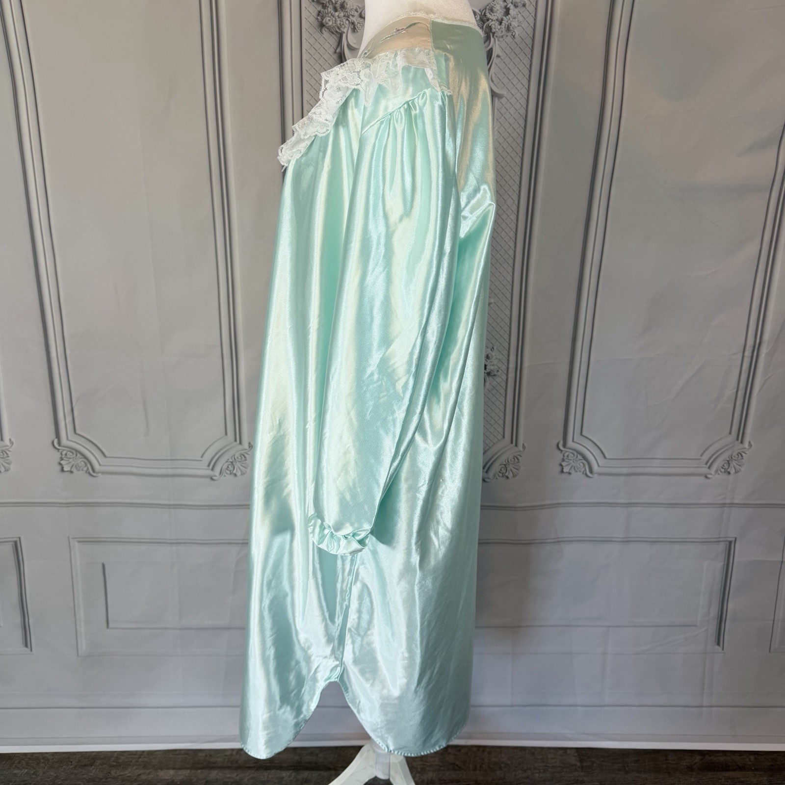 Vintage 80s Cachet Cottagecore Mint Satin Nightgown Large Lace Collar Sears USA