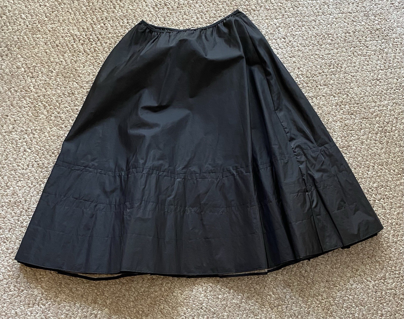 Malco Modes Crenoline Petticoat, Women’s Size Small-Black