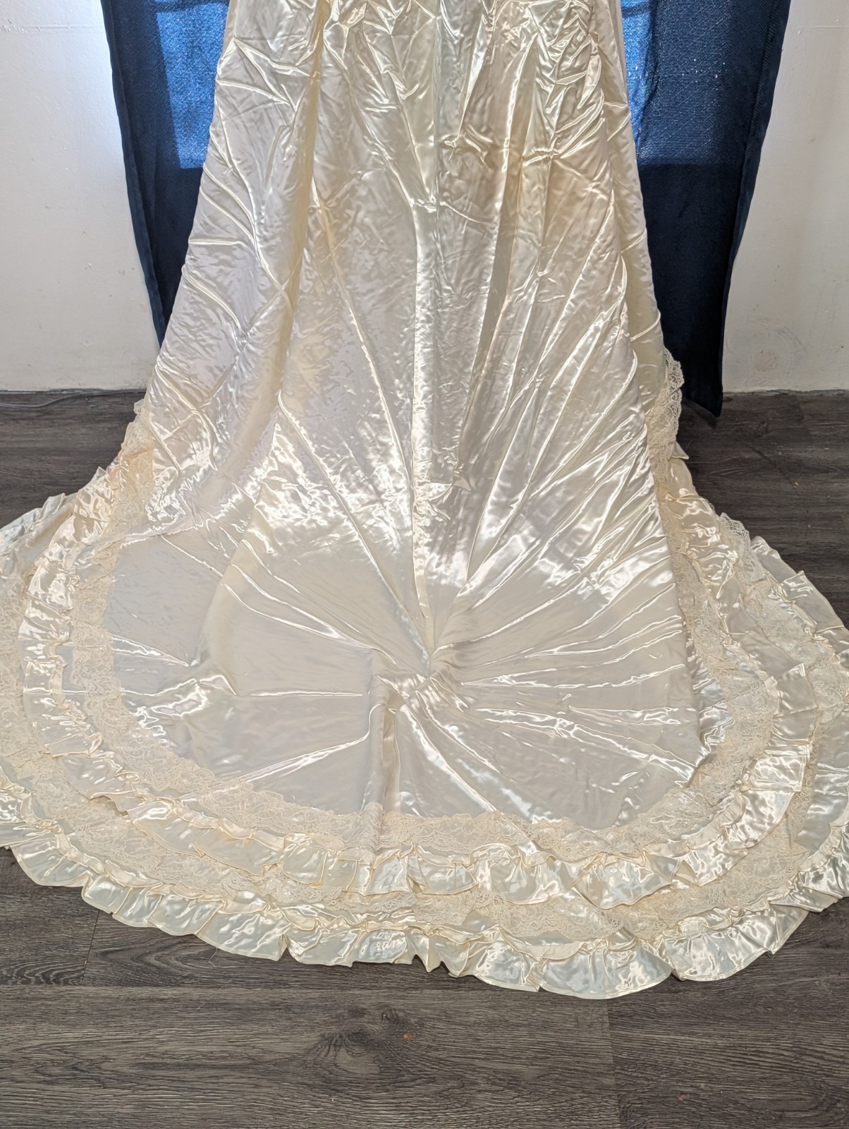 vintage 1940s liquid satin wedding gown.  Old Hollywood (XS)