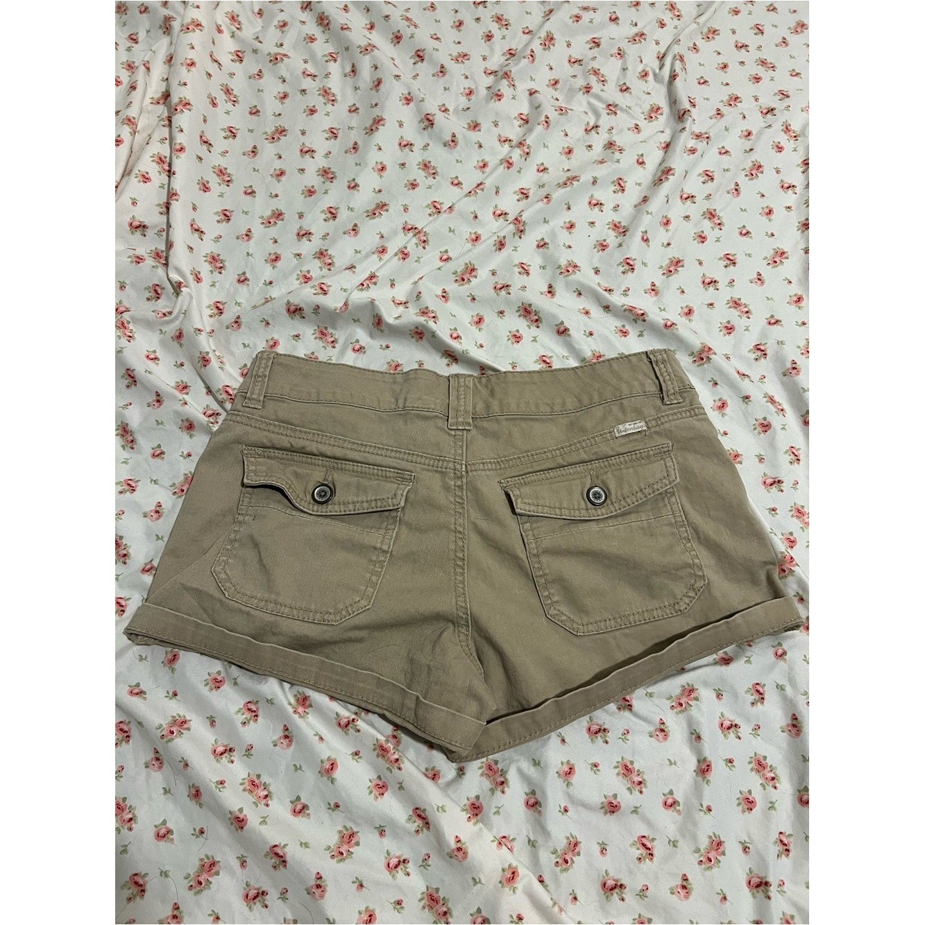vintage union bay low rise khaki shorts with butt pockets