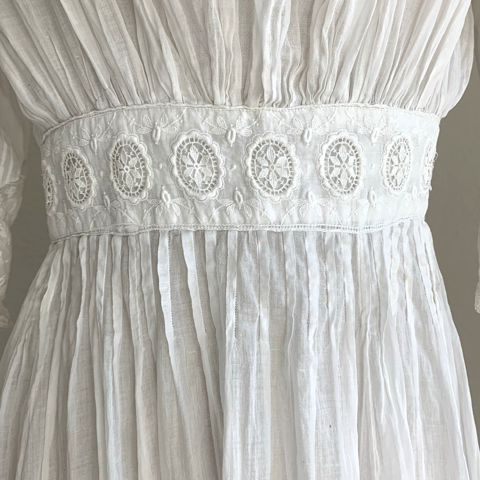 Antique Edwardian White Cotton Lace Lingerie Tea Dress 2XS Maxi Lawn Gown VTG