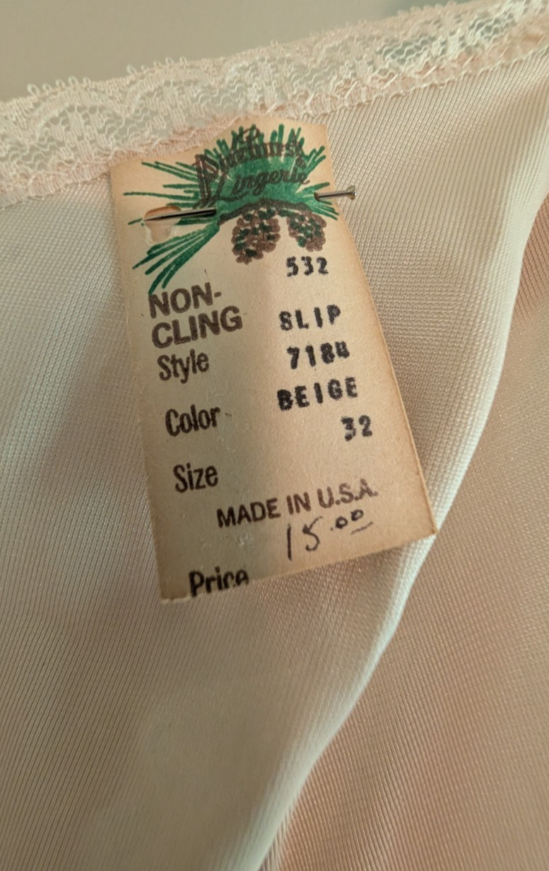Vintage Pinehurst Beige Size 32 Full Slip Style 7184 100% Nylon MADE IN USA