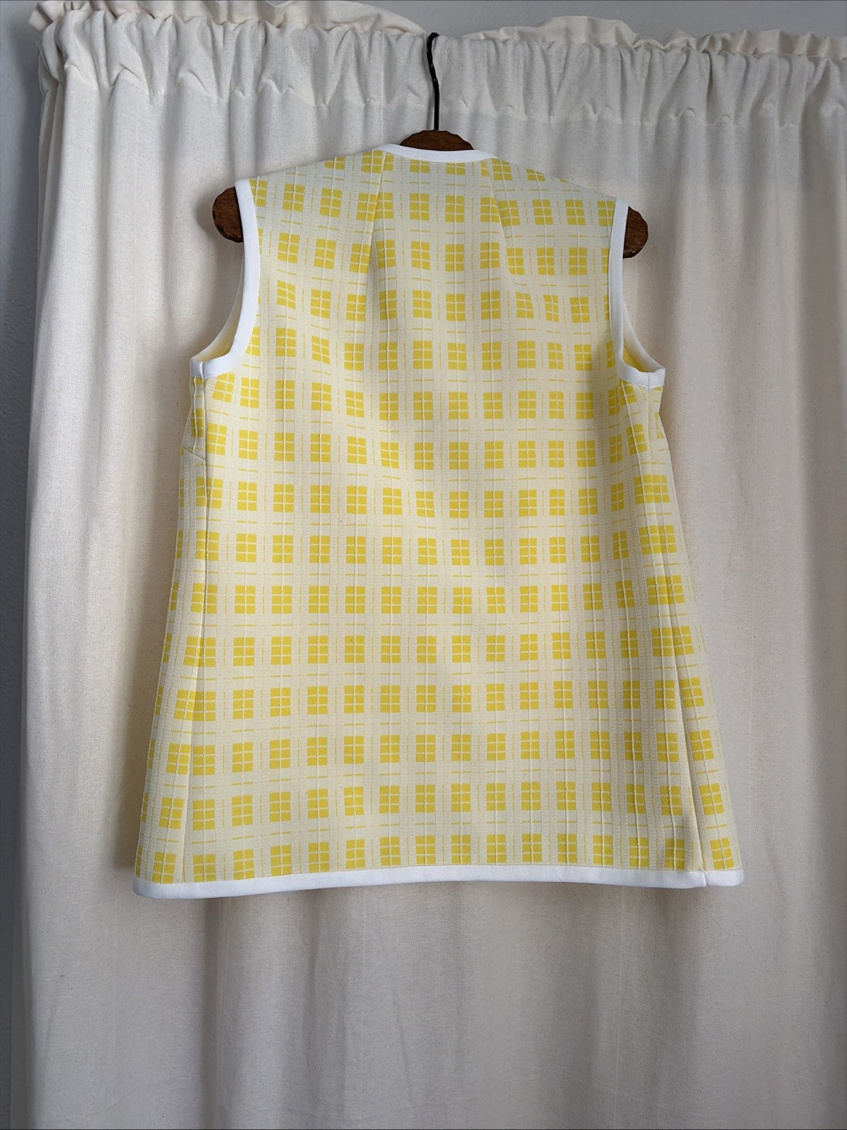 Double Knit Polyester Yellow Checker Plaid Vest Women’s Large Vintage 60s 70s