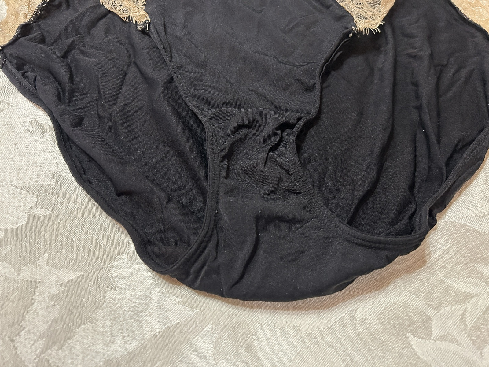 Vtg CACIQUE Lace 22/24 Black/Nude String Bikini Panties #326