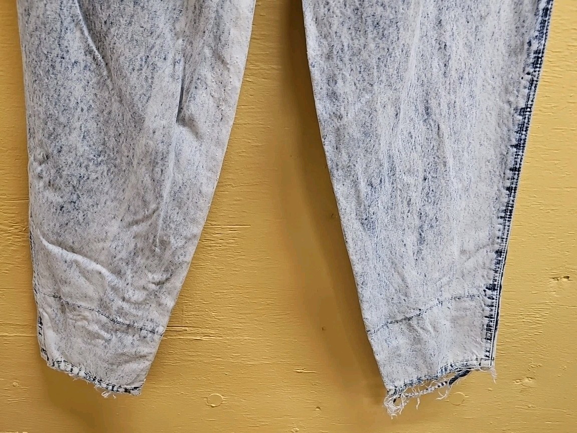 POWER – Acid Washed Tapered Paprr Bag High Waist Jeans, Womens 13/14 FUN & FUNKY