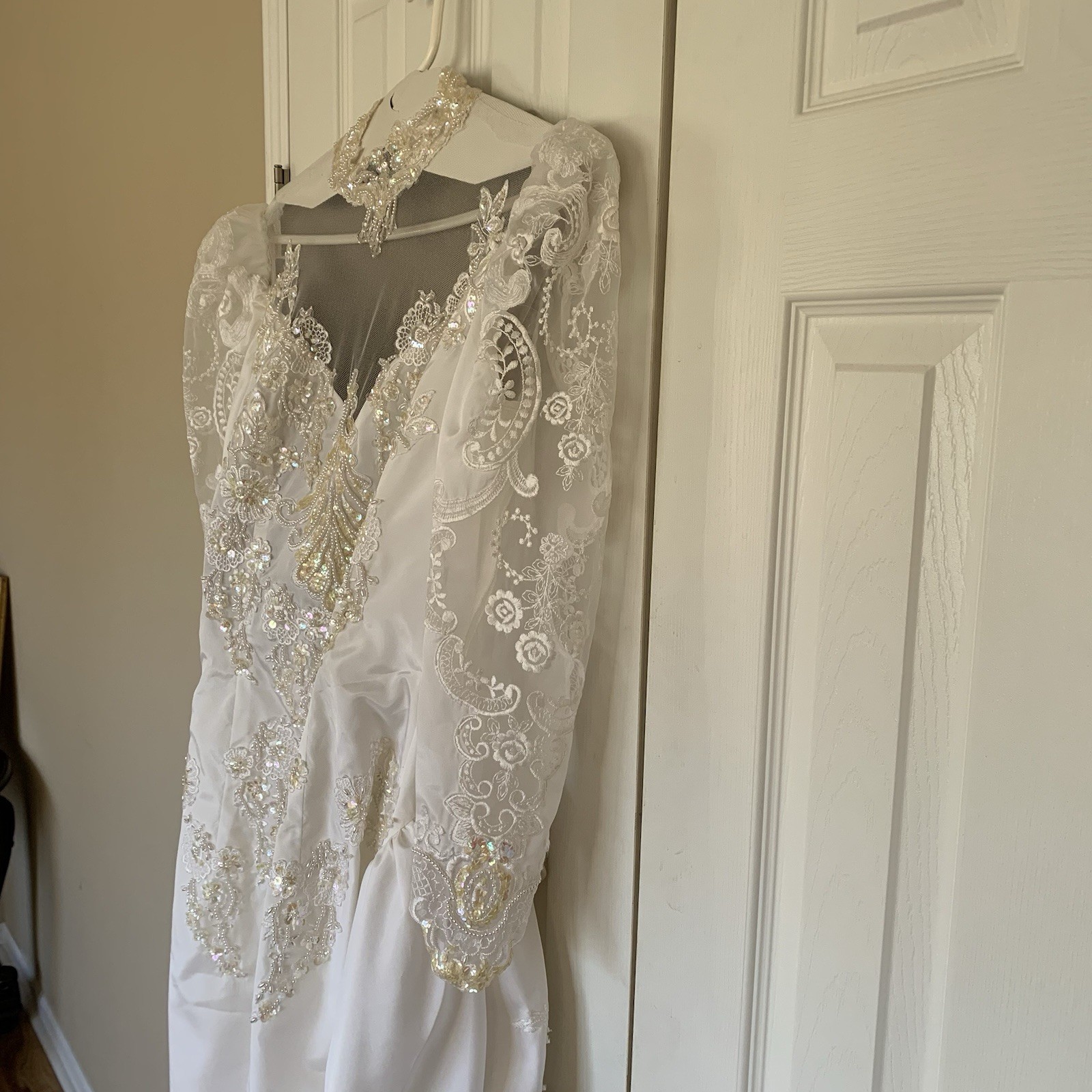 Wedding Dress White Size Small Sequin Lace Embroidery Princess High Collar Veil
