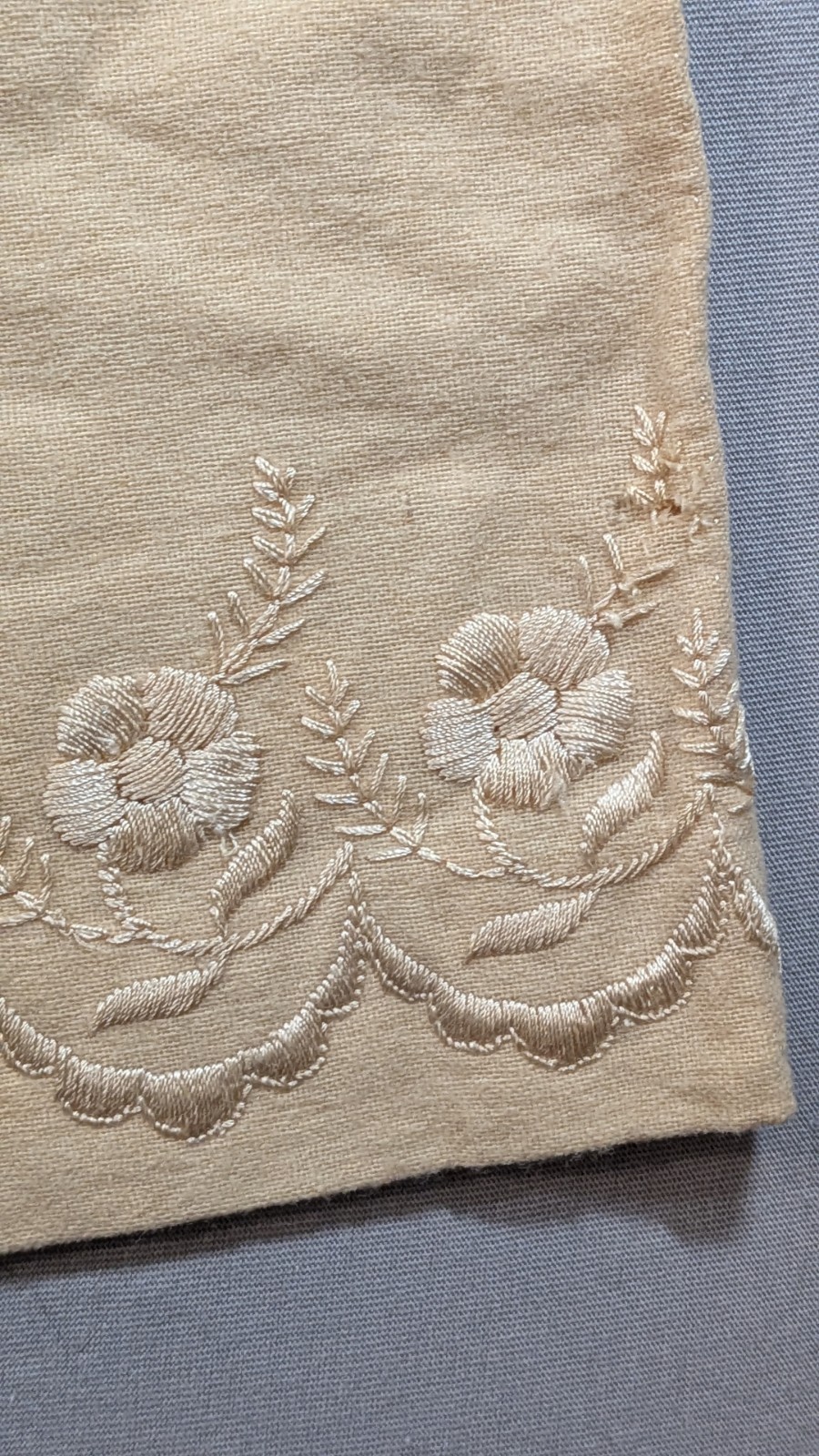 Antique Handmade Embroidered Heavy Weight Linen Petticoat Skirt 16&Prime; Waist