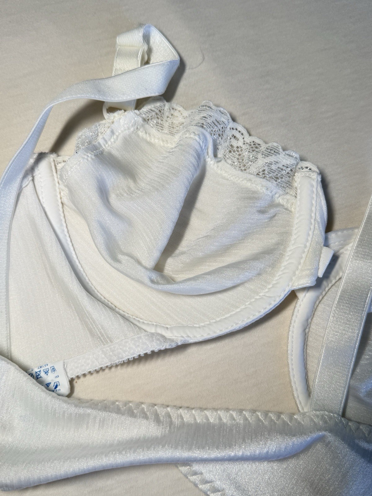 WARNER&rsquo;S Shine-On White Satin Underwire Front Close Bra 38C VINTAGE #1021