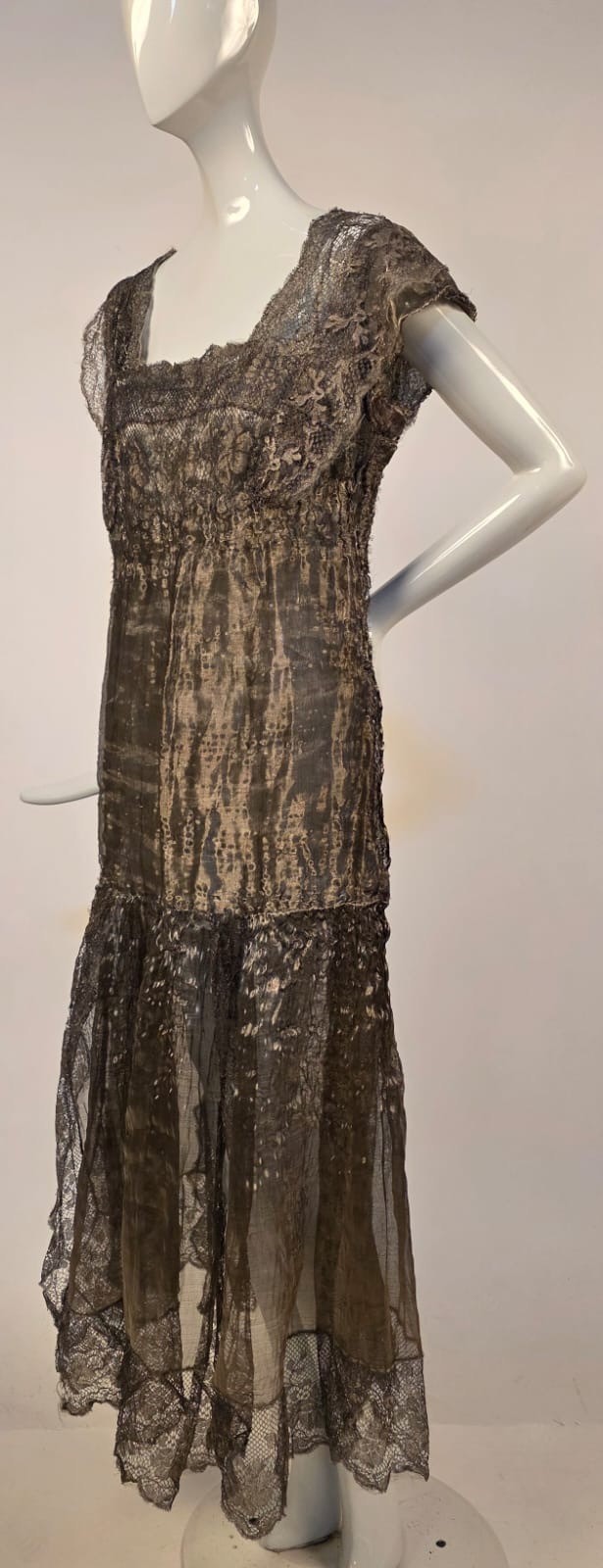 FLAPPER 1920’S METALLIC GOLD LAME PARTY DRESS W MATCHING LAME LACE TRIM