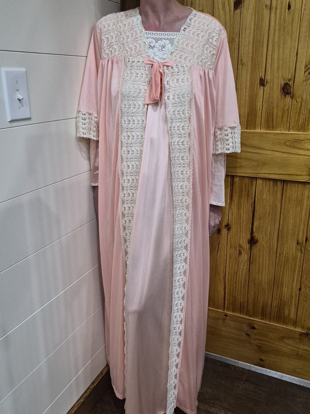 Vintage Vanity Fair 60&rsquo;s Peaches & Cream Peignoir Lingerie Set Nightgown & Robe