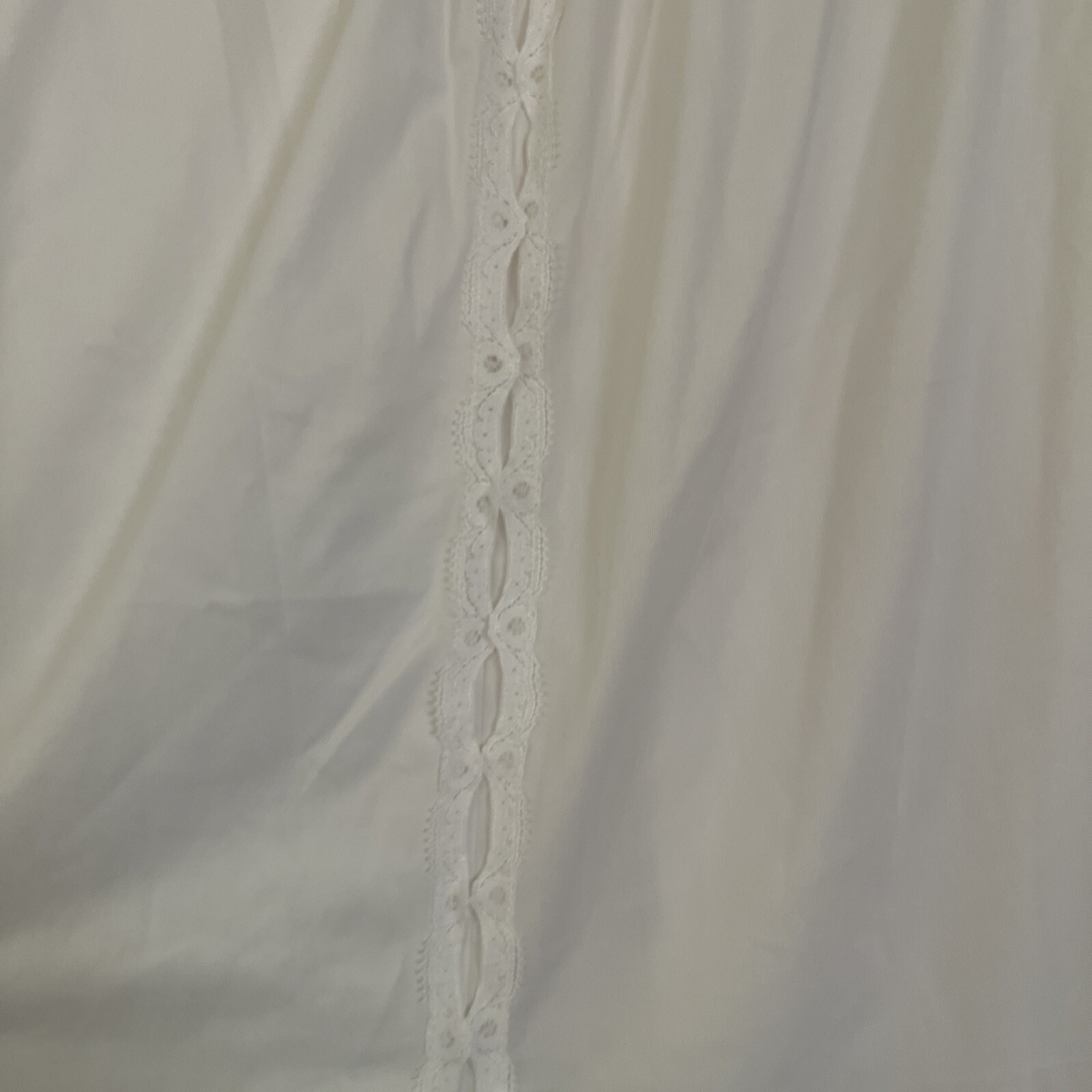 Vintage USA VANITY FAIR 1970s White Half Slip with Sexy Side Vent Sz Med/Lg