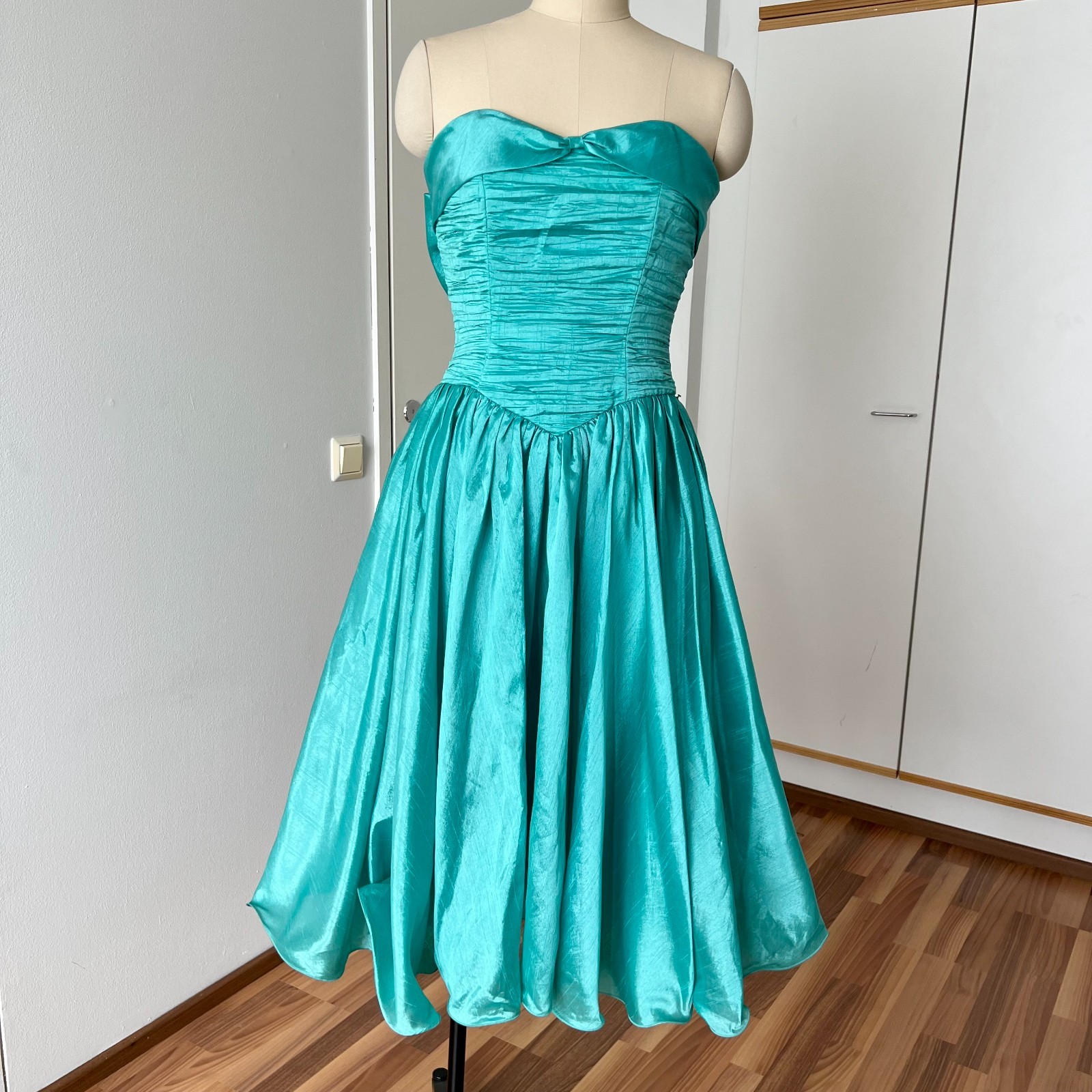 1980s Strapless Bow Back Prom Party Dress Retro Taffeta Cocktail Evening Gown