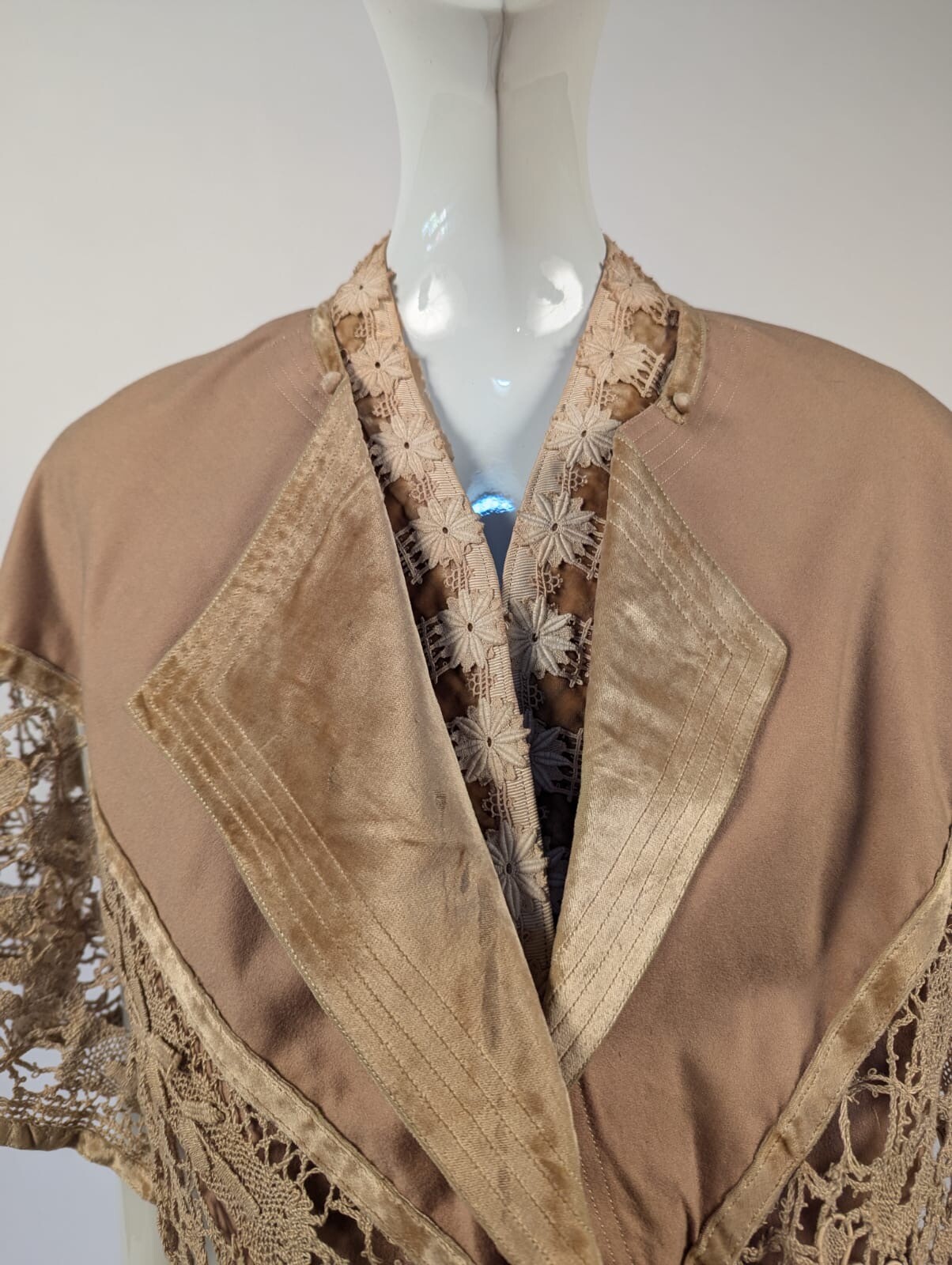 EARLY EDWARDIAN CASHMERE BODICE W BEAUTIFUL LINEN LACE EDGING