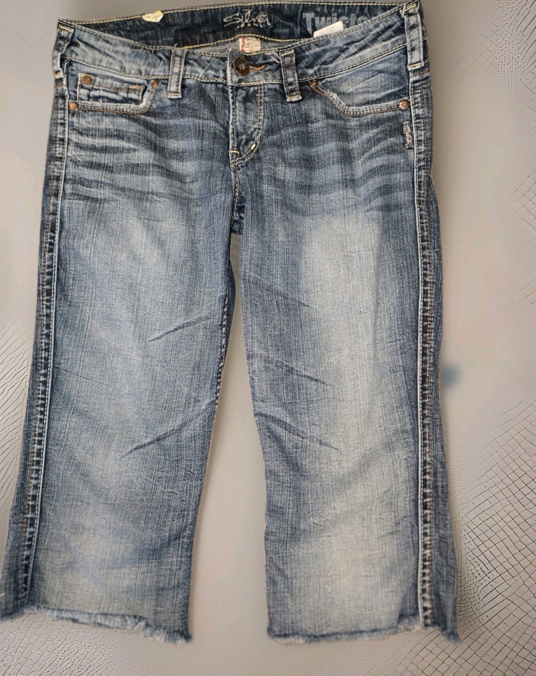 Silver Twisted Mid Capri Jeans Women’s Size W29/L33