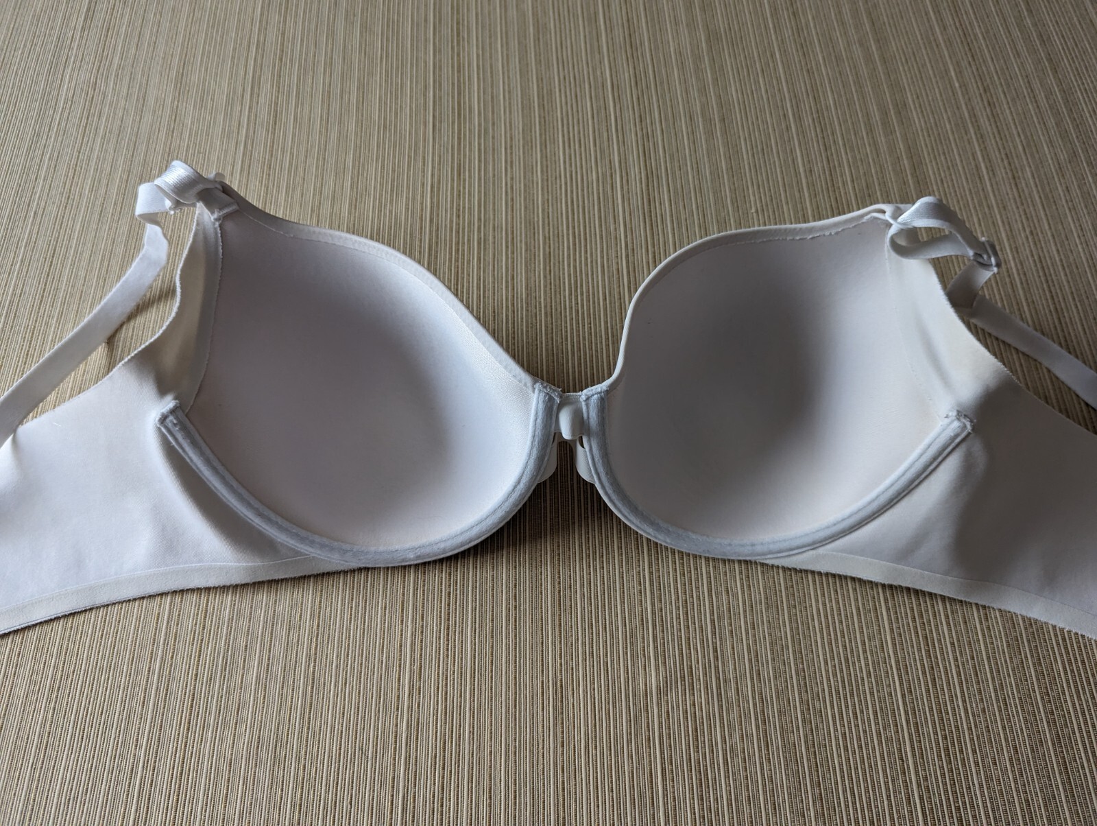Lovely Warner&rsquo;s 3561W Extra Coverage Sides Full Cup Underwire White Bra 38 B