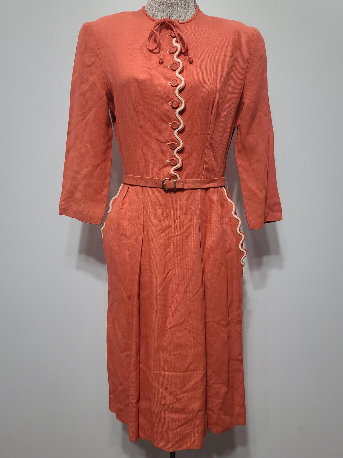 Vintage 1930s 1940s Coral Colored Dress Scalloped Trim Pink Orange (B-36&Prime; W-26&Prime;)