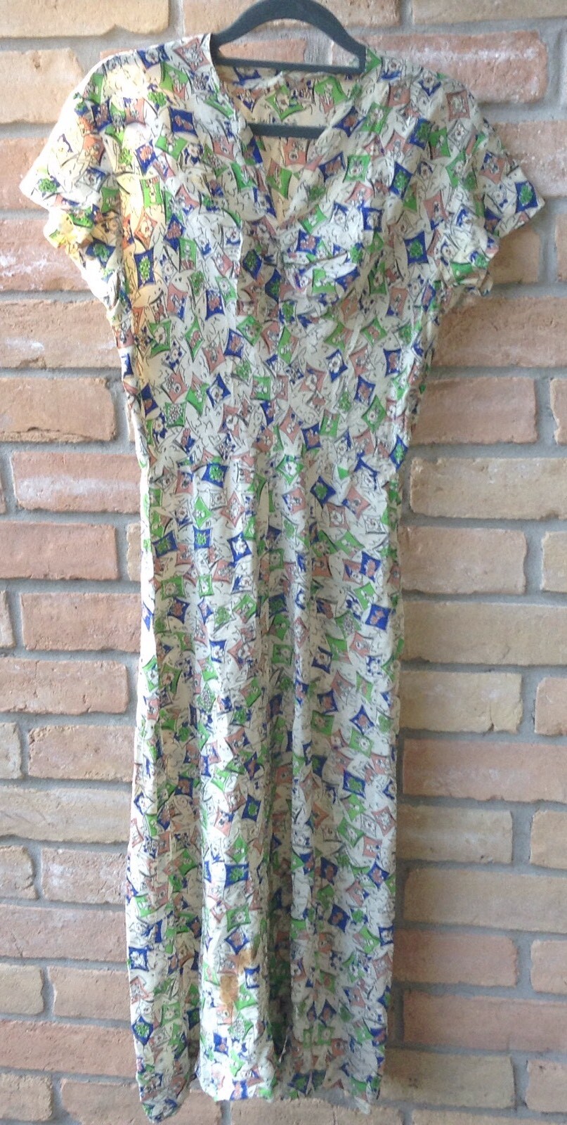 VTG 40s Multicolor Print Dress Sz S? 36&Prime;-38&Prime;B 26&Prime; W 36&Prime; H 48&Prime; L