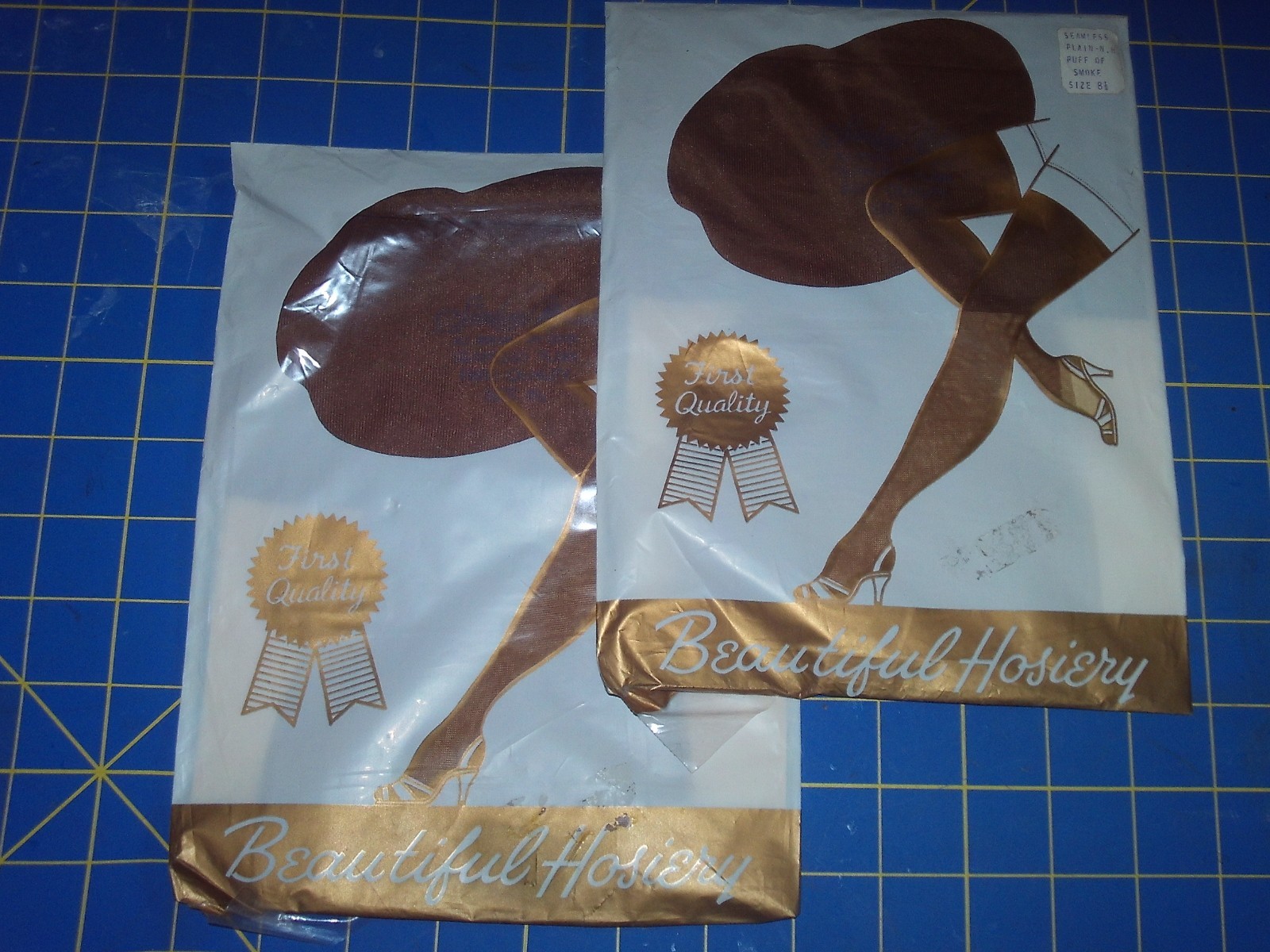 VTG Seamless Sheers GARTER NYLON STOCKINGS « Puff of Smoke » Size 8.5, Two Pair!