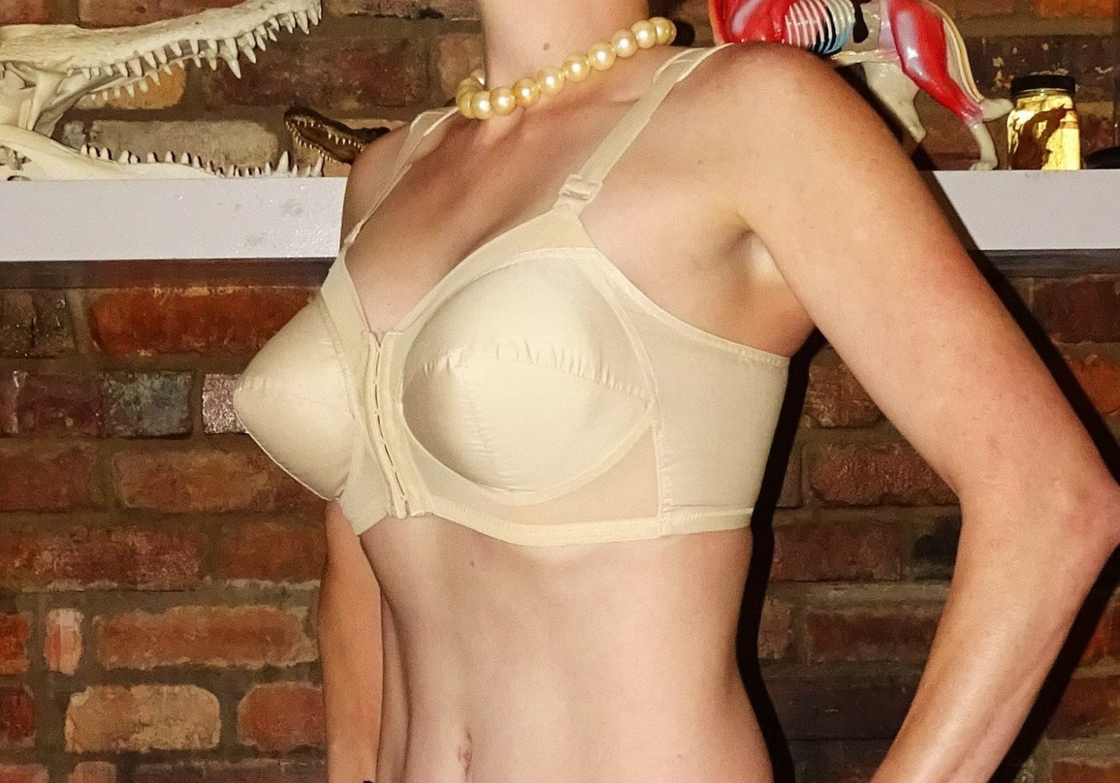 Vintage Ivory Exquisite Form Bullet Bra 44 B front closure pinup retro pointy