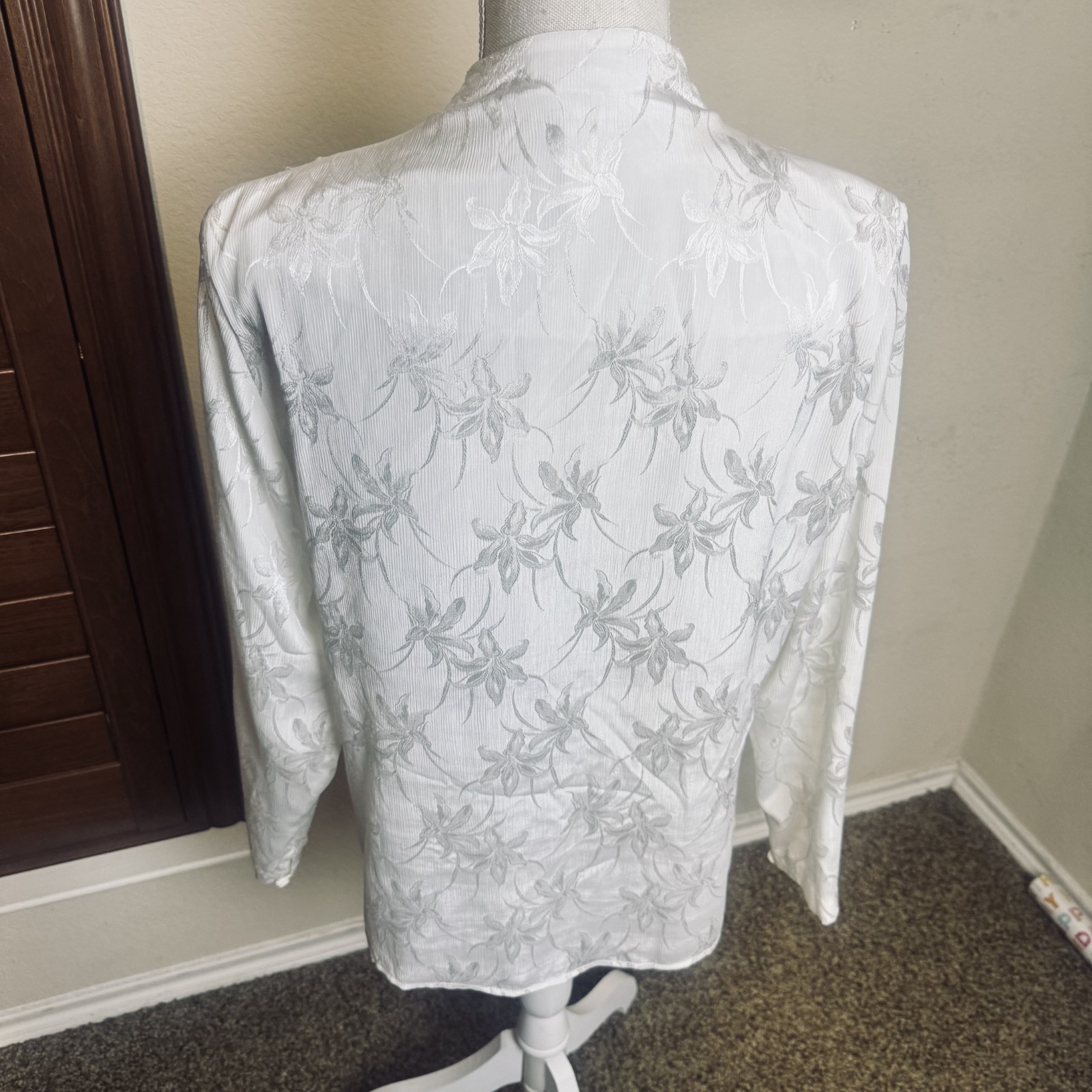 Vintage Ivory wrap Blouse Lloyd Williams sz 10 romantic dressy textured floral