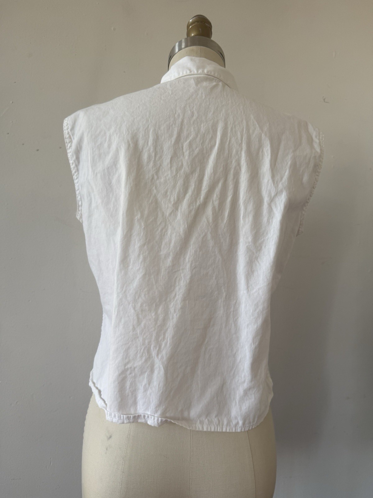 1940s 50s Cap Sleeve Cotton Loop Collar Button Up Shirt Embroidered Floral S/M