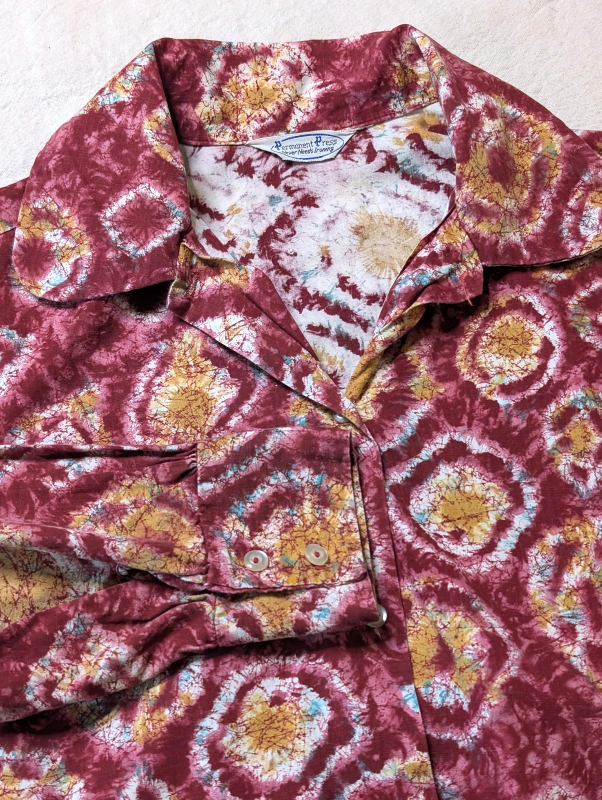 Vintage 60s Women&rsquo;s Red Abstract Permanent Press Cotton Camp Shirt Boxy LG