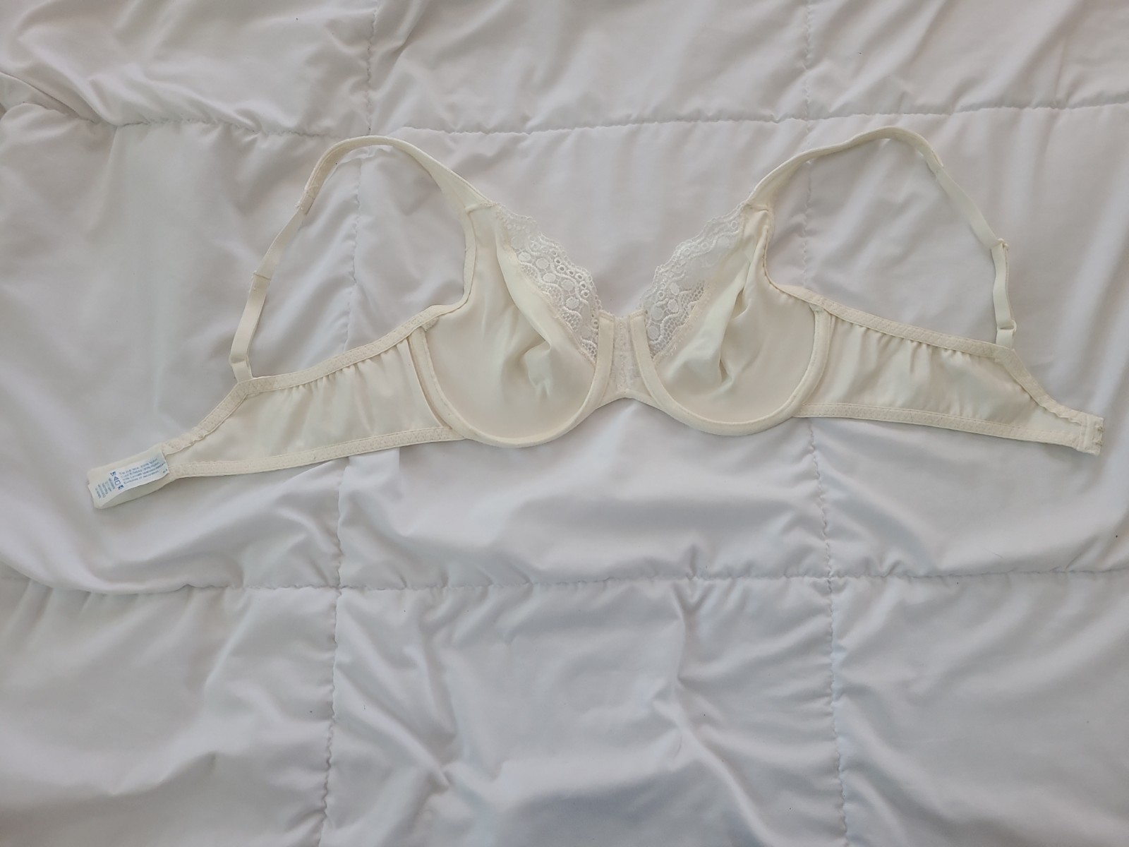 Vintage Maidenform Chantilly 38B Ivory Satin & Lace Bra Style #7619