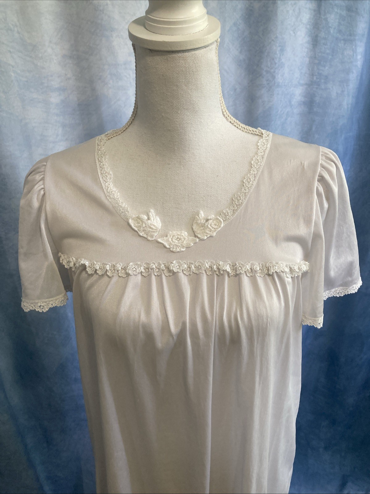 Vtg 90s Simply Basic White Ivory Nylon Nightgown XS/S Lace Trim Single Stitch