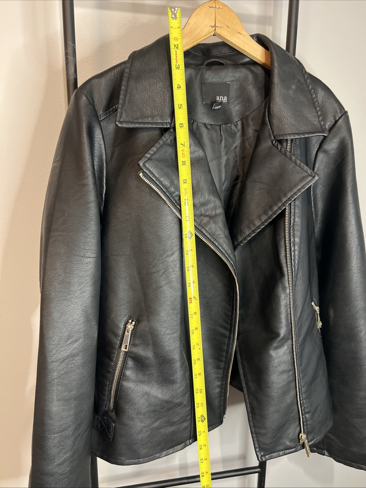 A.n.a Women&rsquo;s Faux Leather Jacket Size XL