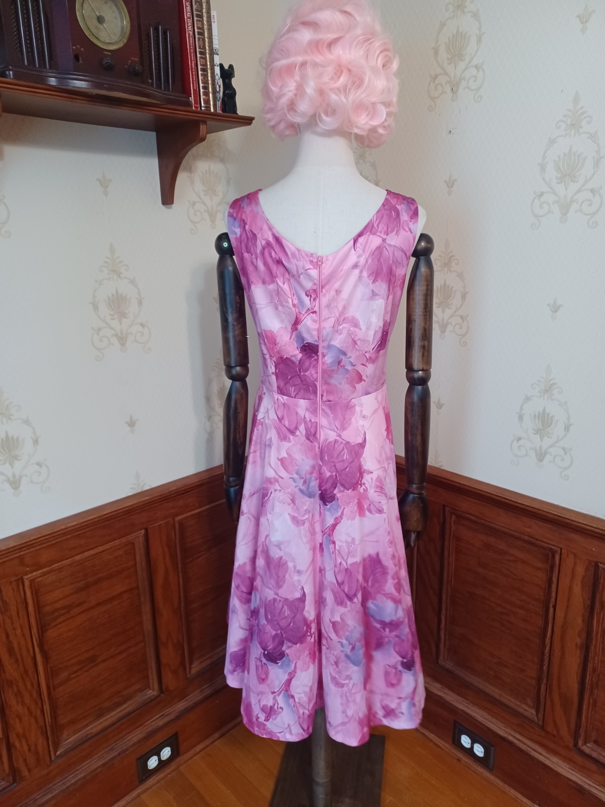 Vintage 1960s/70s Pink Pastel Romantic Mod Garden Party Watercolor Floral Dress