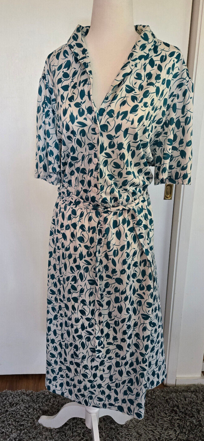 Vintage Lasting comfort polyester floral 1940s style 1980s dress green white