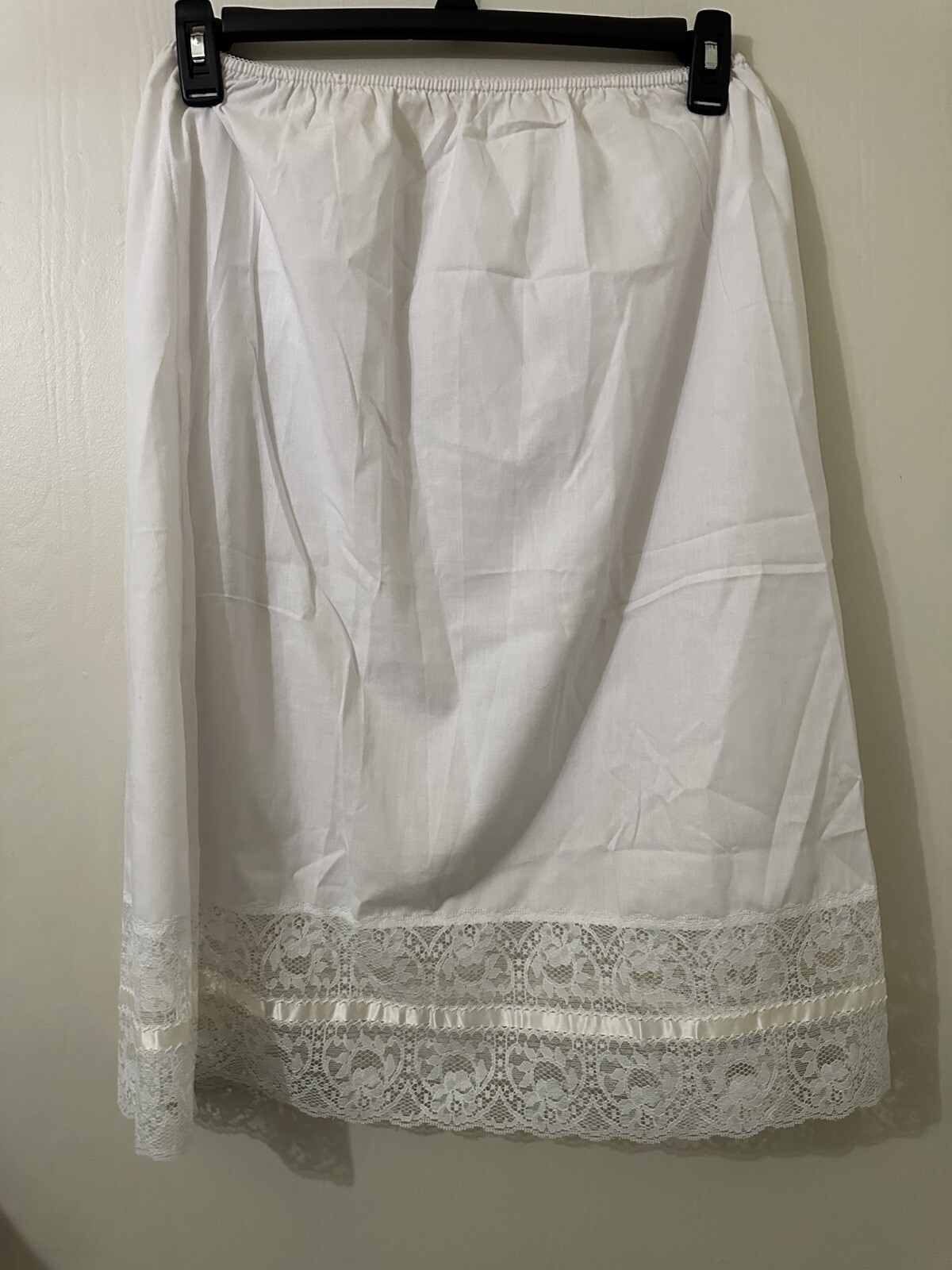 Melody Lace Slip Size Large Pre Owned length 27 inches Vintage
