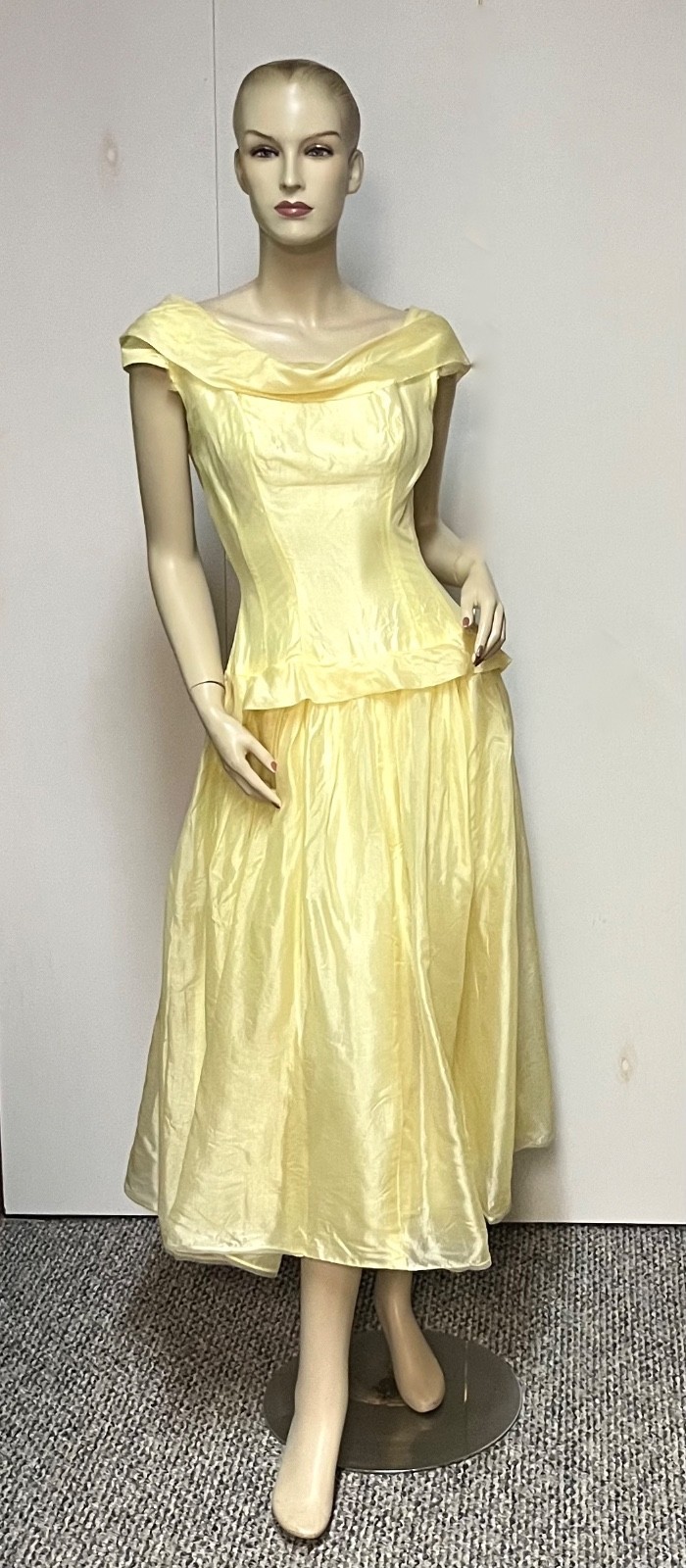 Vintage 1950s Detailed Bodice Back Zipper Lemon Chiffon Cocktail Dress Bust 34