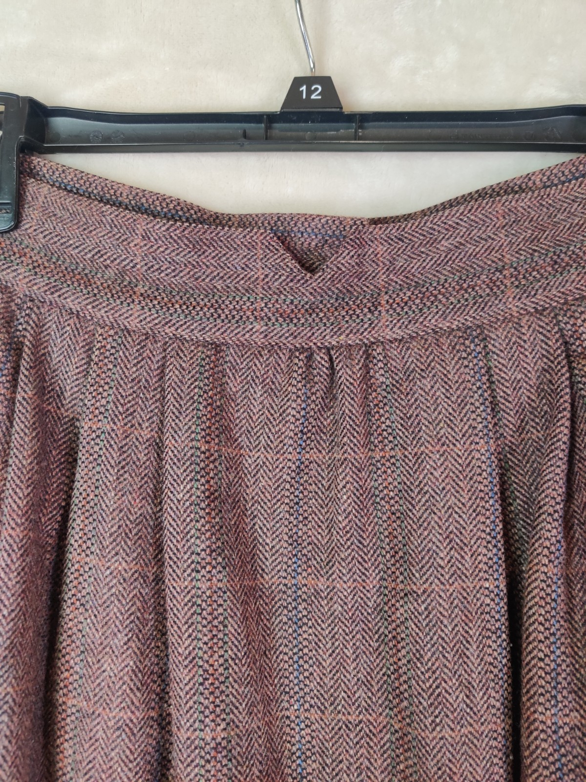 Vintage 100% Wool Women&rsquo;s Skirt Size (16/17) Brown Plaid Preppy Schoolgirl