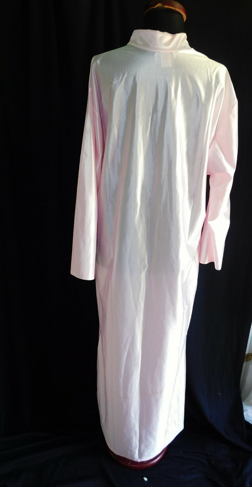 Silky Slick Exclusively Yours zip up polyester robe, 1X, pink w/painted flowers
