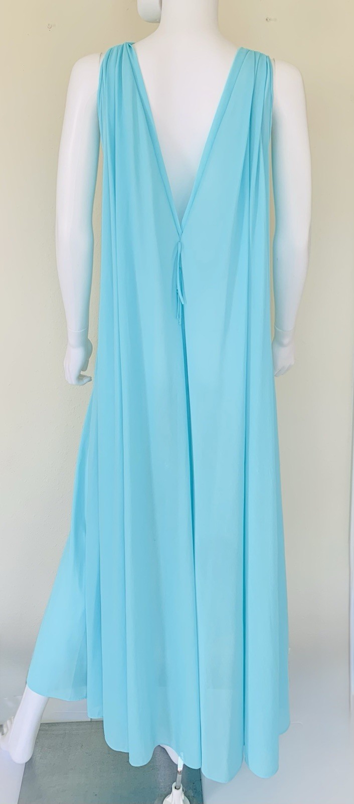 LUCIE ANN vintage 1960s 70s Gold Label KEYHOLE Maxi Dress Nightgown Gown blue S