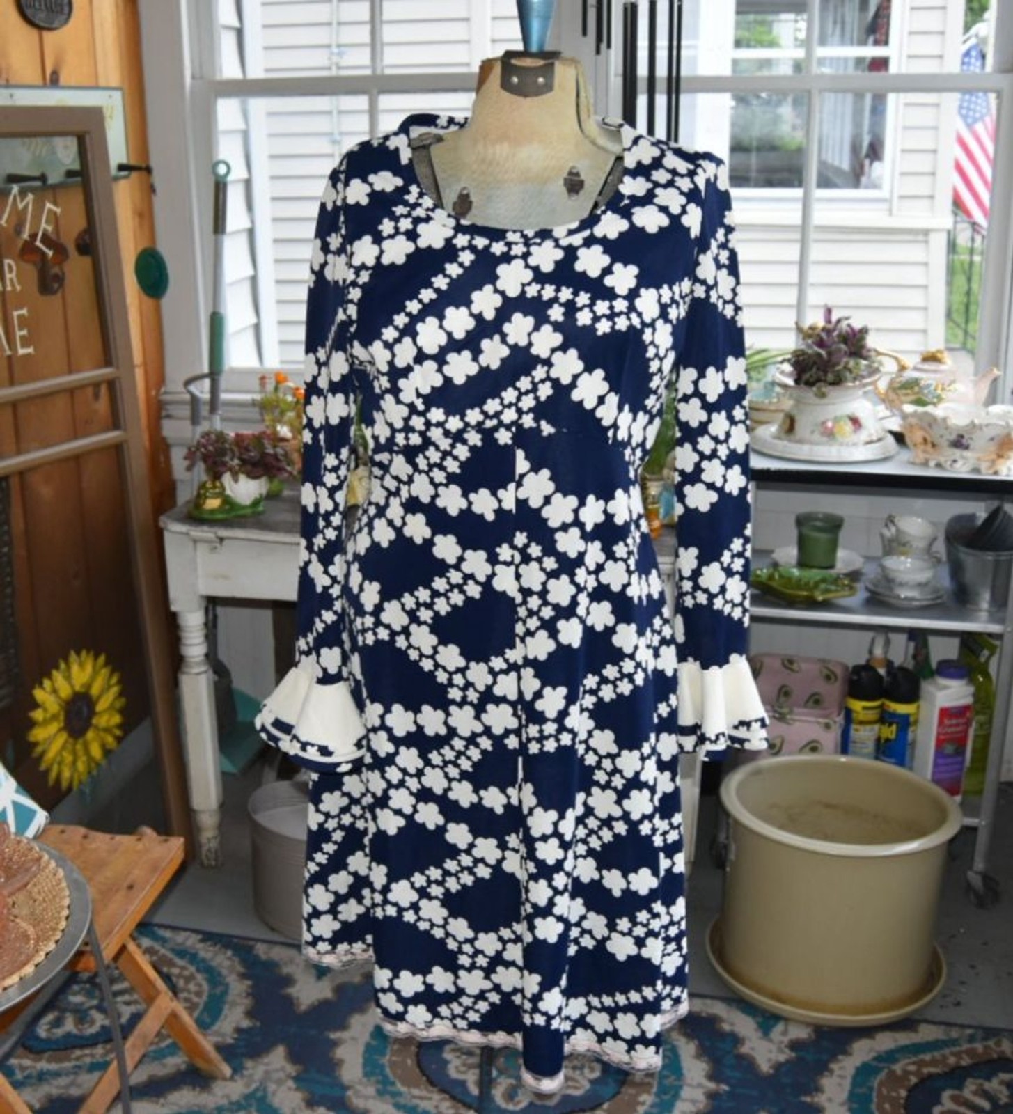 Vintage 1970 Julie Miller CA Dress Bell Sleeve Stars Print Boho Hippie Sz Medium