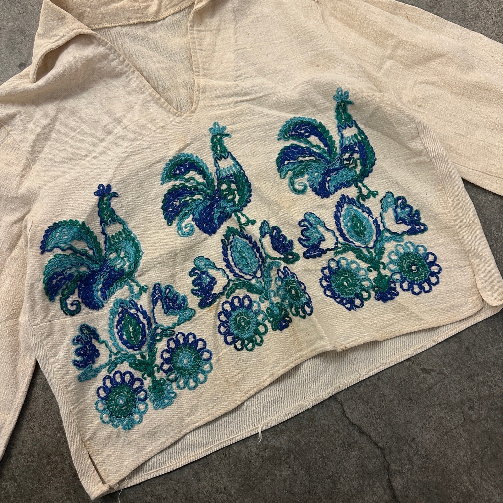 1970s Womens Feed Sack Embroidered Chicken Floral Cropped Dagger Collar Top S/M