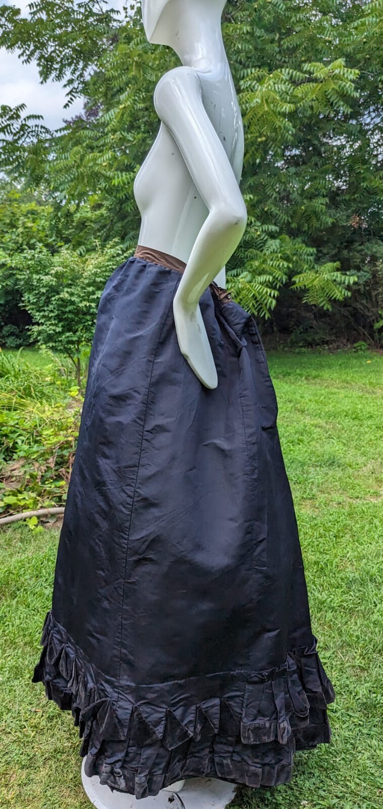 VICTORIAN 19TH C BLACK BUSTLE SKIRT W VELVET + SILK RUCHED RUFFLE BOTTOM