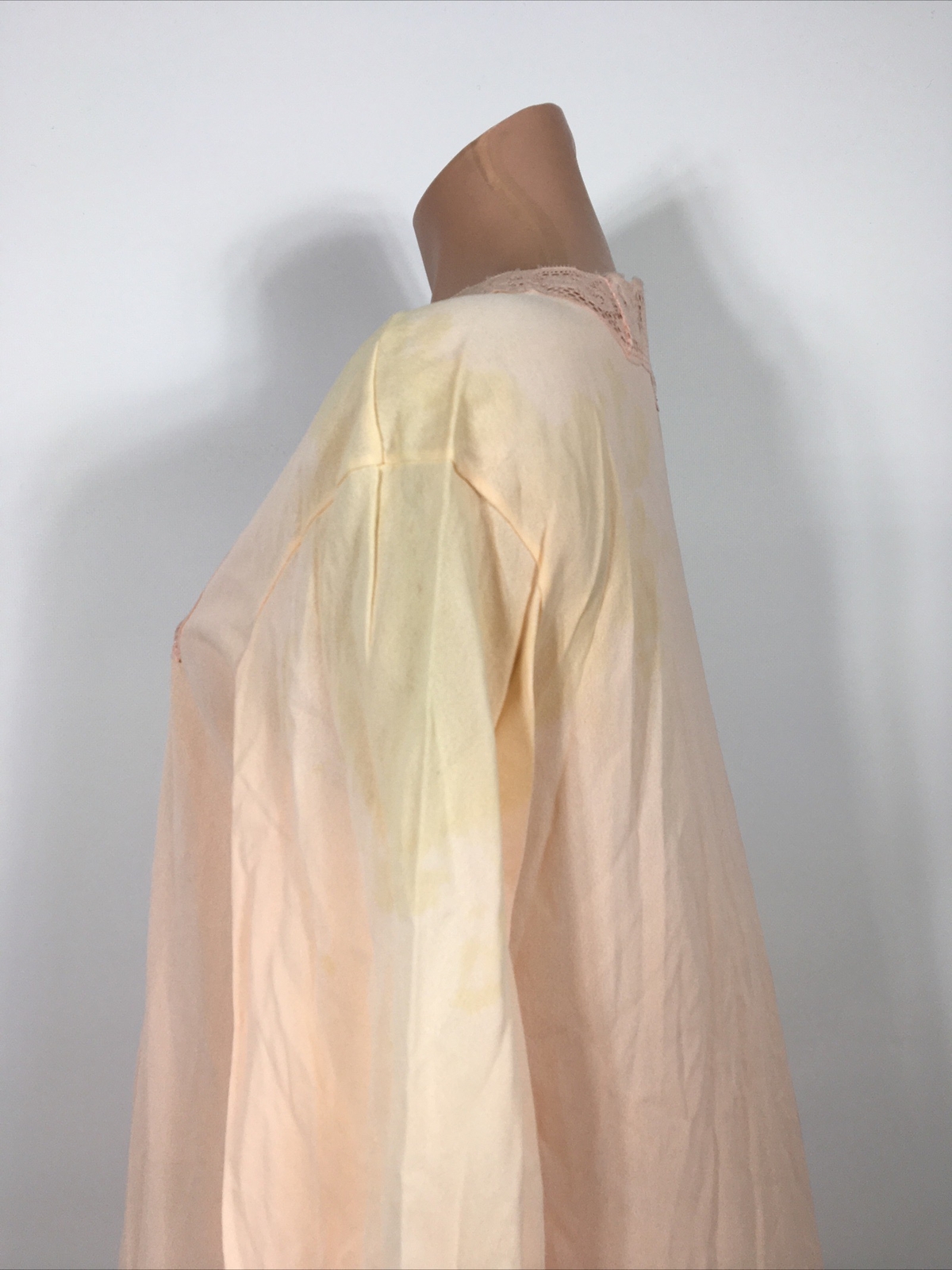 VINTAGE GOSSARD ARTEMIS PINK SIZE MEDIUM NIGHTGOWN Rove Floral Lace Zip Front