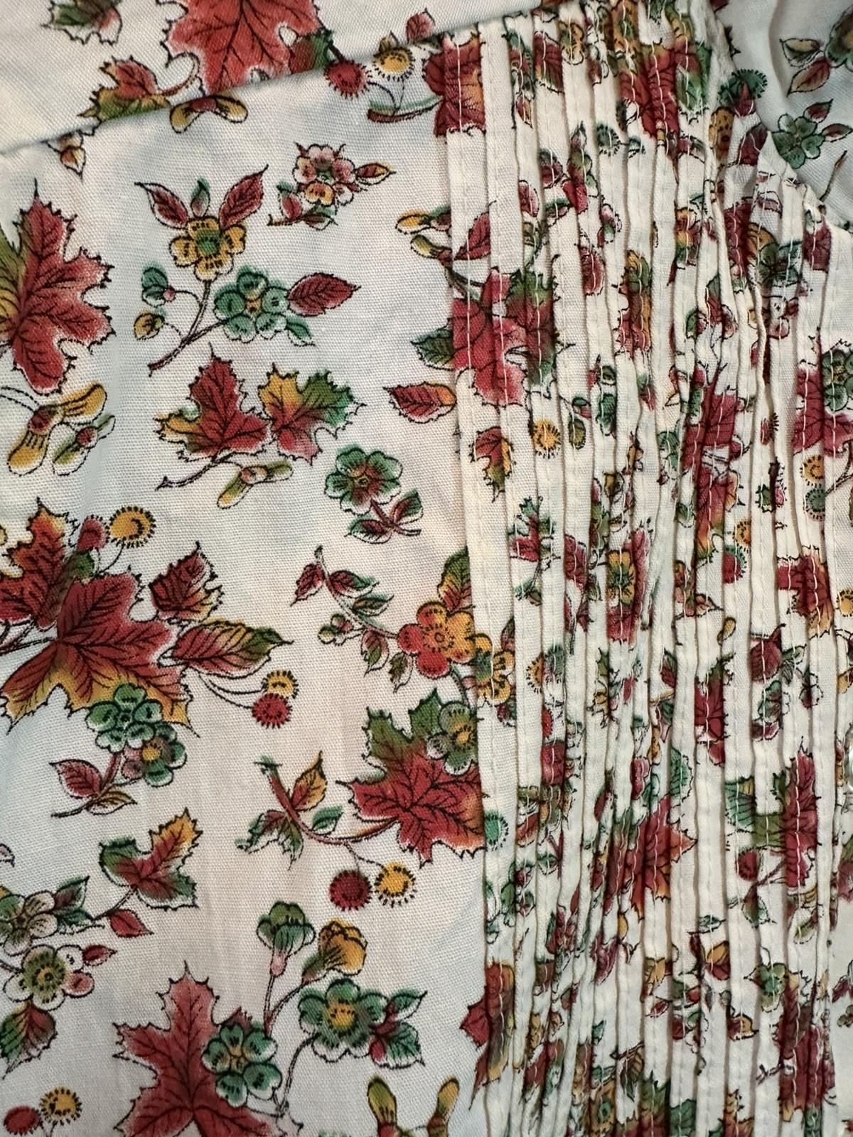 Vtg 1970s Blouse Carol Brent Maple Leaf Print Tuxedo Pleated Top Montgomery Ward