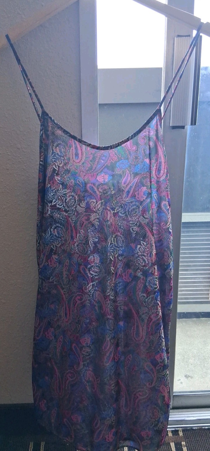 Vintage Undercover Wear Paisley Floral Pattern Nightgown Sz Med Satin Feeling