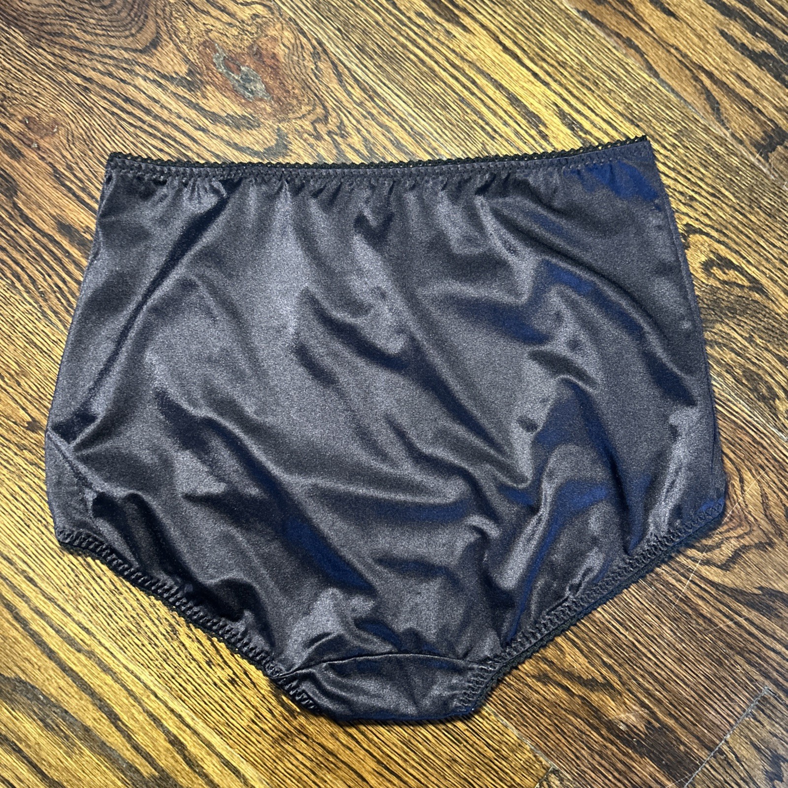 3X Vassarette Undershapers 40001 Light Control Briefs Panties Second Skin Satin